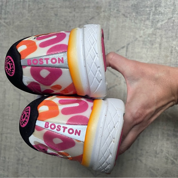 Dunkin’ Donuts x Saucony Kinvara Shoes - 8 - Picture 5 of 8